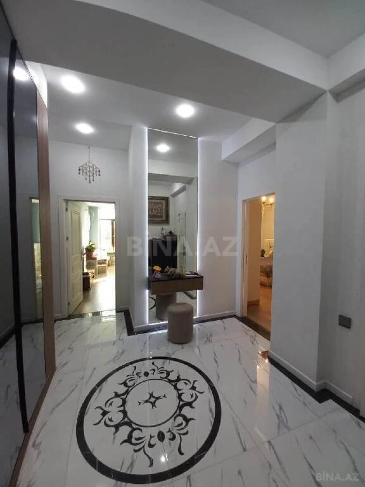 Satılır 3 otaqlı mənzil 102.5 m²