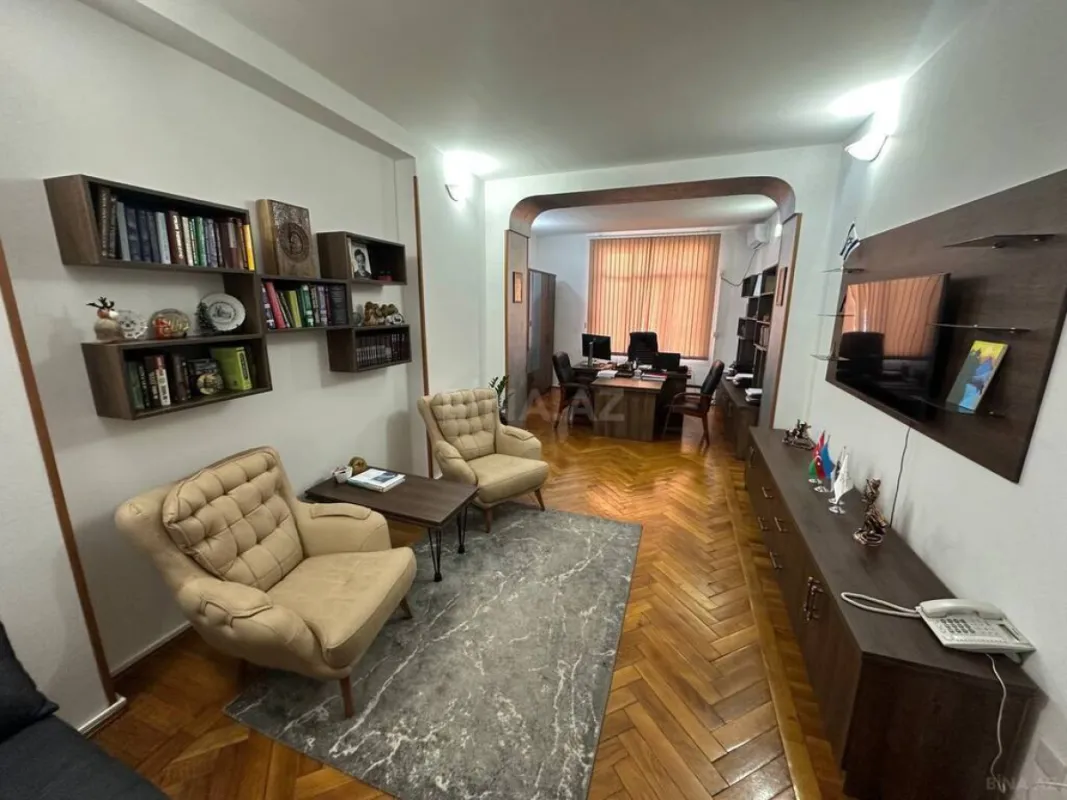 Satılır 3 otaqlı mənzil 103.7 m²