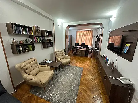 Satılır 3 otaqlı mənzil 103.7 m²