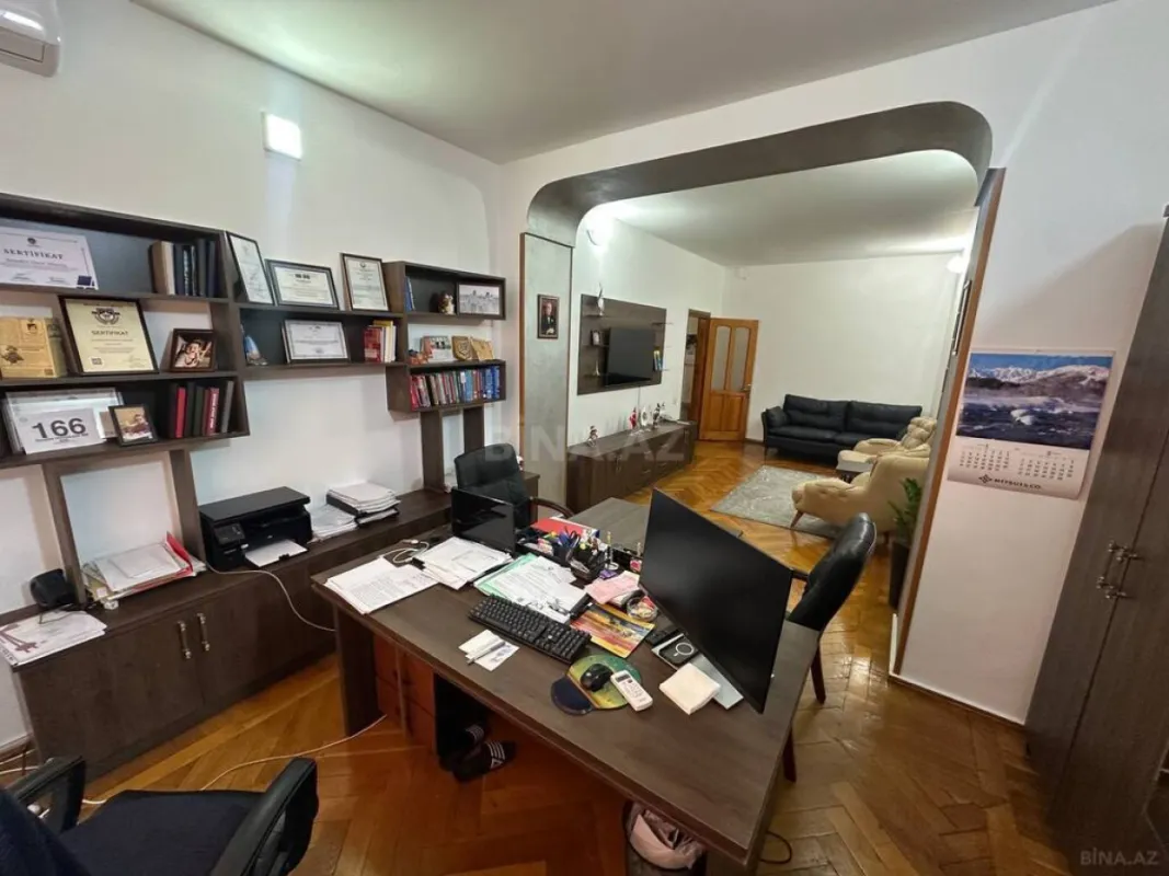 Satılır 3 otaqlı mənzil 103.7 m²