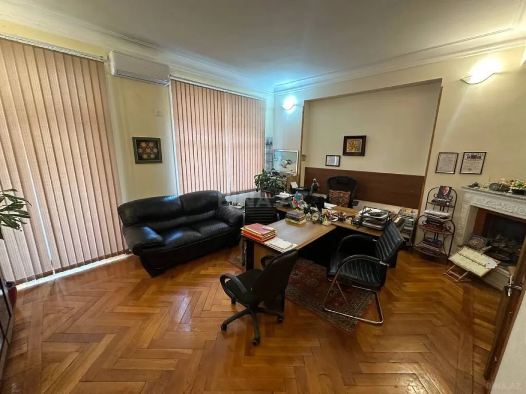 Satılır 3 otaqlı mənzil 103.7 m²
