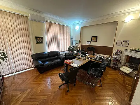 Satılır 3 otaqlı mənzil 103.7 m²