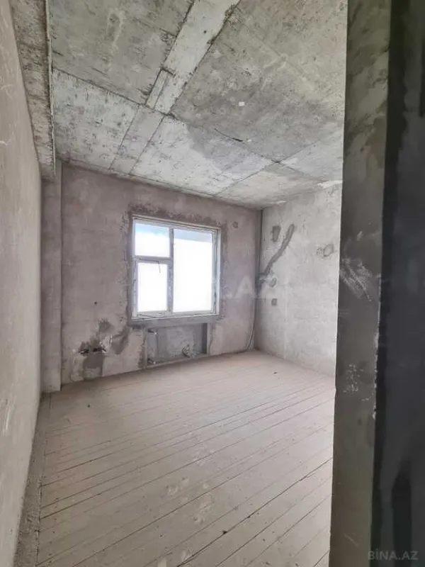 Satılır 4 otaqlı mənzil 184.9 m²