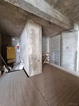 Satılır 4 otaqlı mənzil 184.9 m²