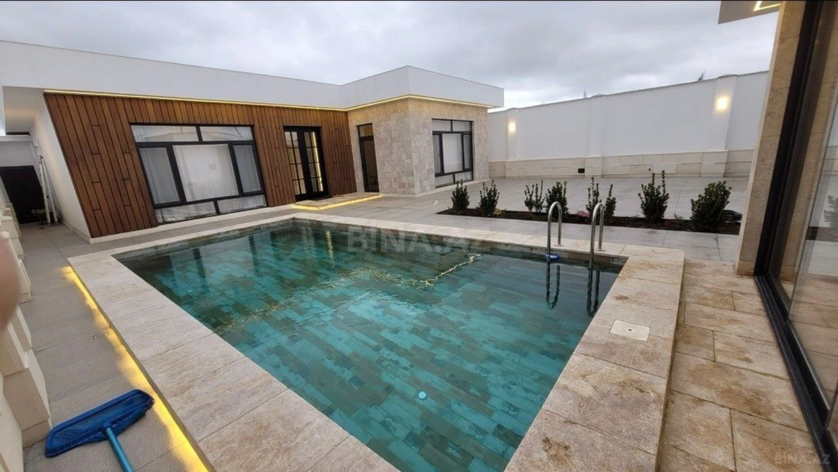 Kirayə verilir 4 otaqlı həyət evi 180 m²