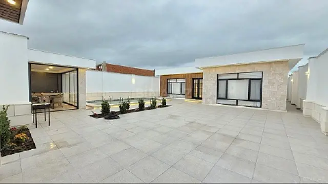 Kirayə verilir 4 otaqlı həyət evi 180 m²