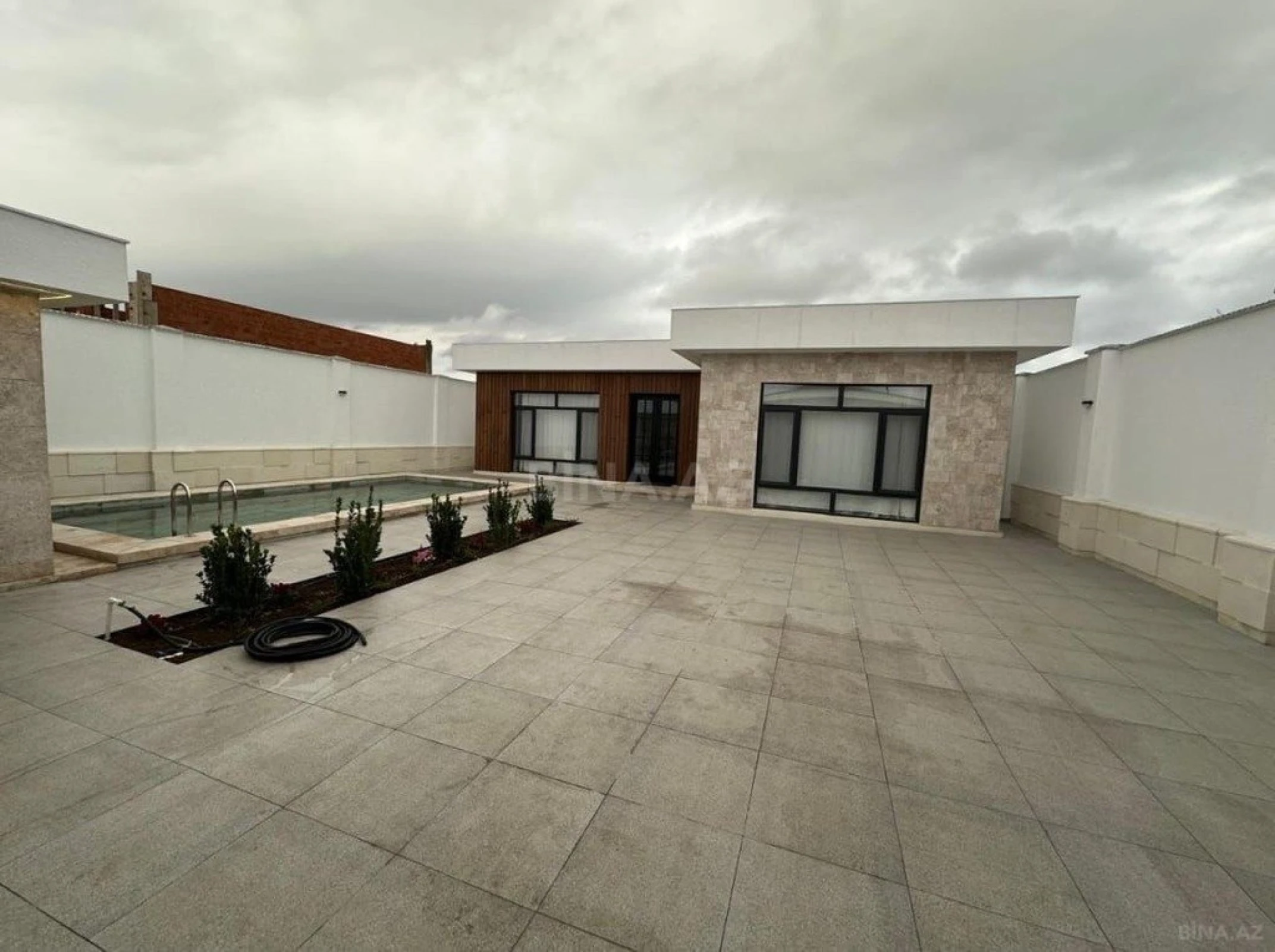 Kirayə verilir 4 otaqlı həyət evi 180 m²