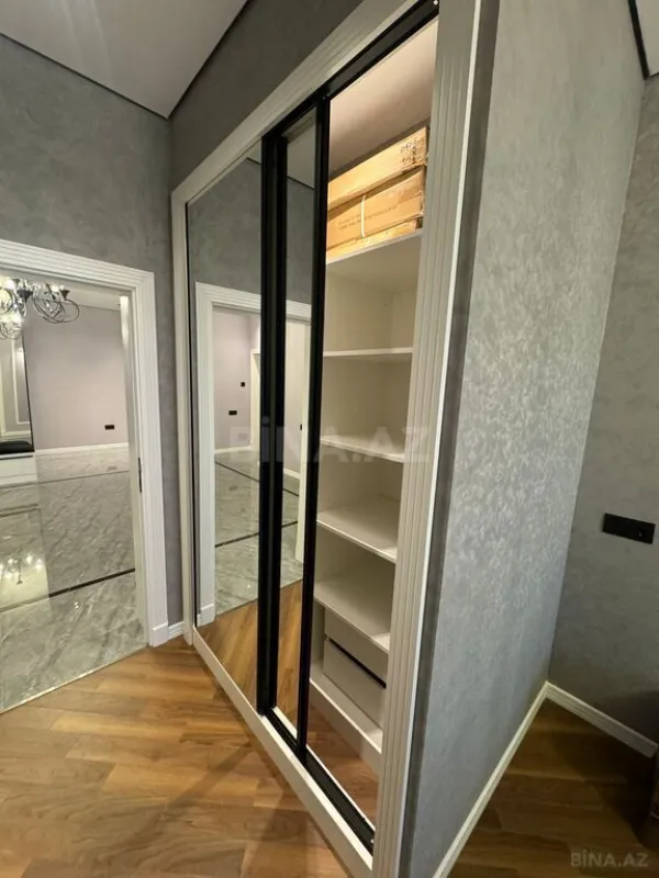 Kirayə verilir 3 otaqlı mənzil 141 m²