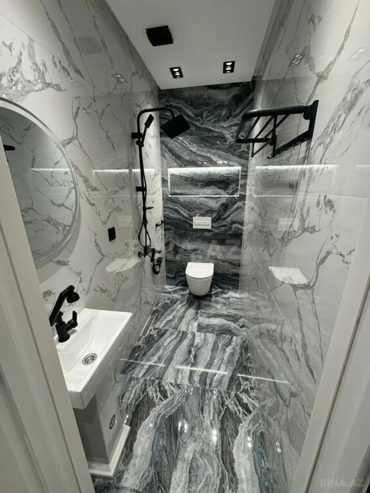 Kirayə verilir 3 otaqlı mənzil 141 m²