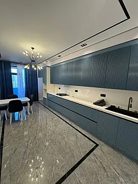 Kirayə verilir 3 otaqlı mənzil 141 m²