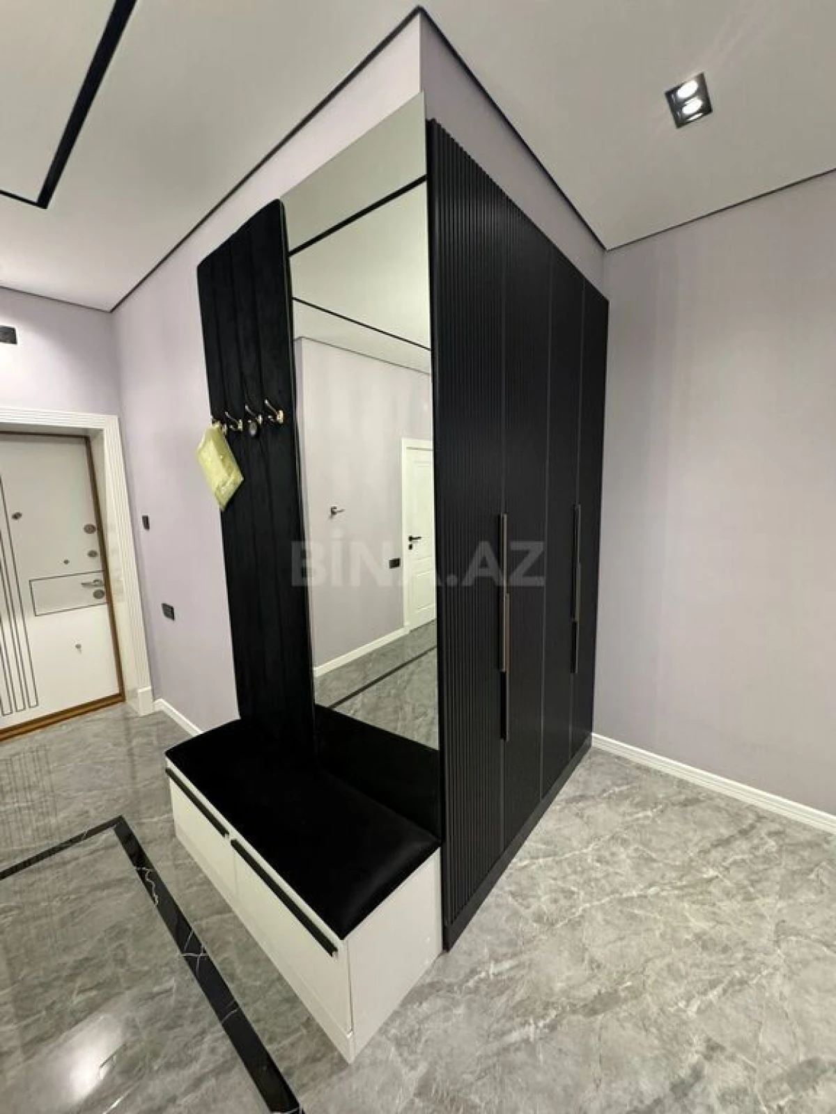 Kirayə verilir 3 otaqlı mənzil 141 m²