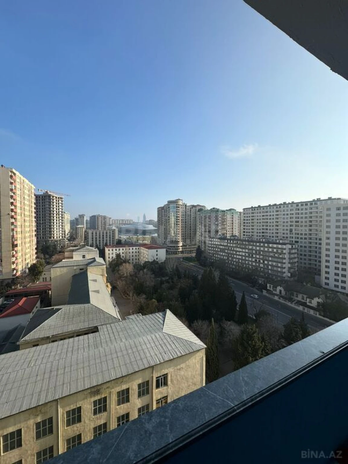 Kirayə verilir 3 otaqlı mənzil 141 m²