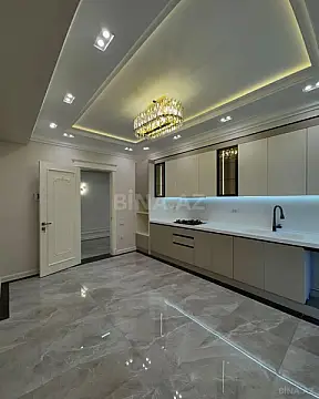 Satılır 4 otaqlı mənzil 179 m²