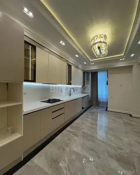 Satılır 4 otaqlı mənzil 179 m²