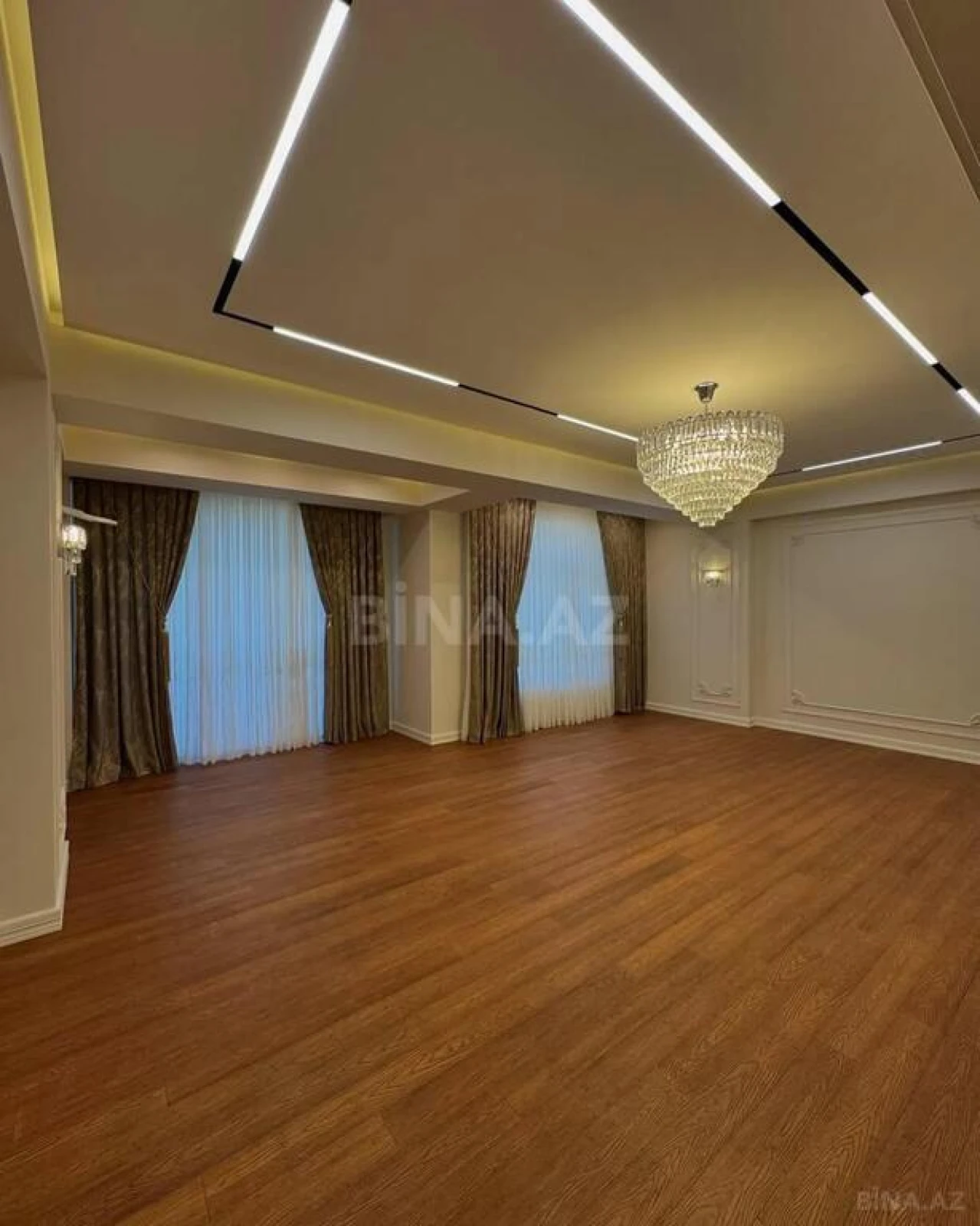 Satılır 4 otaqlı mənzil 179 m²