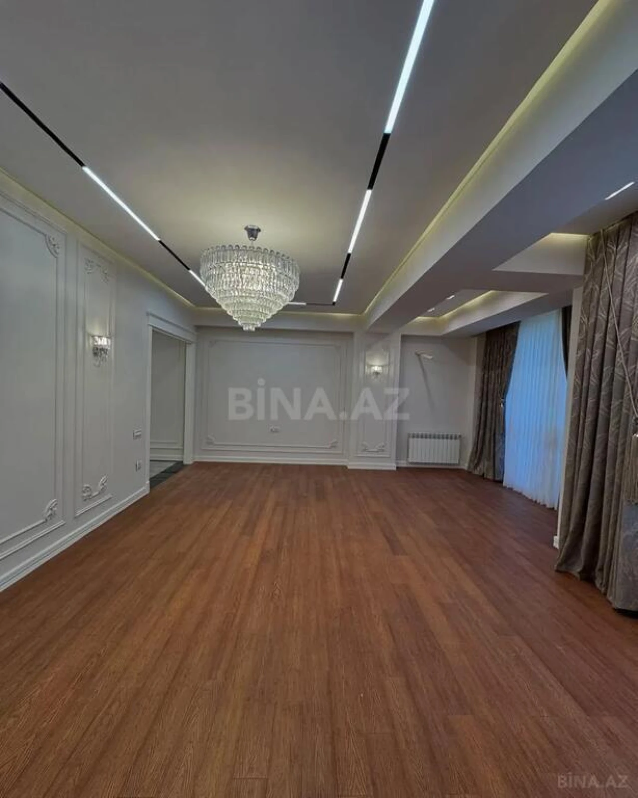 Satılır 4 otaqlı mənzil 179 m²