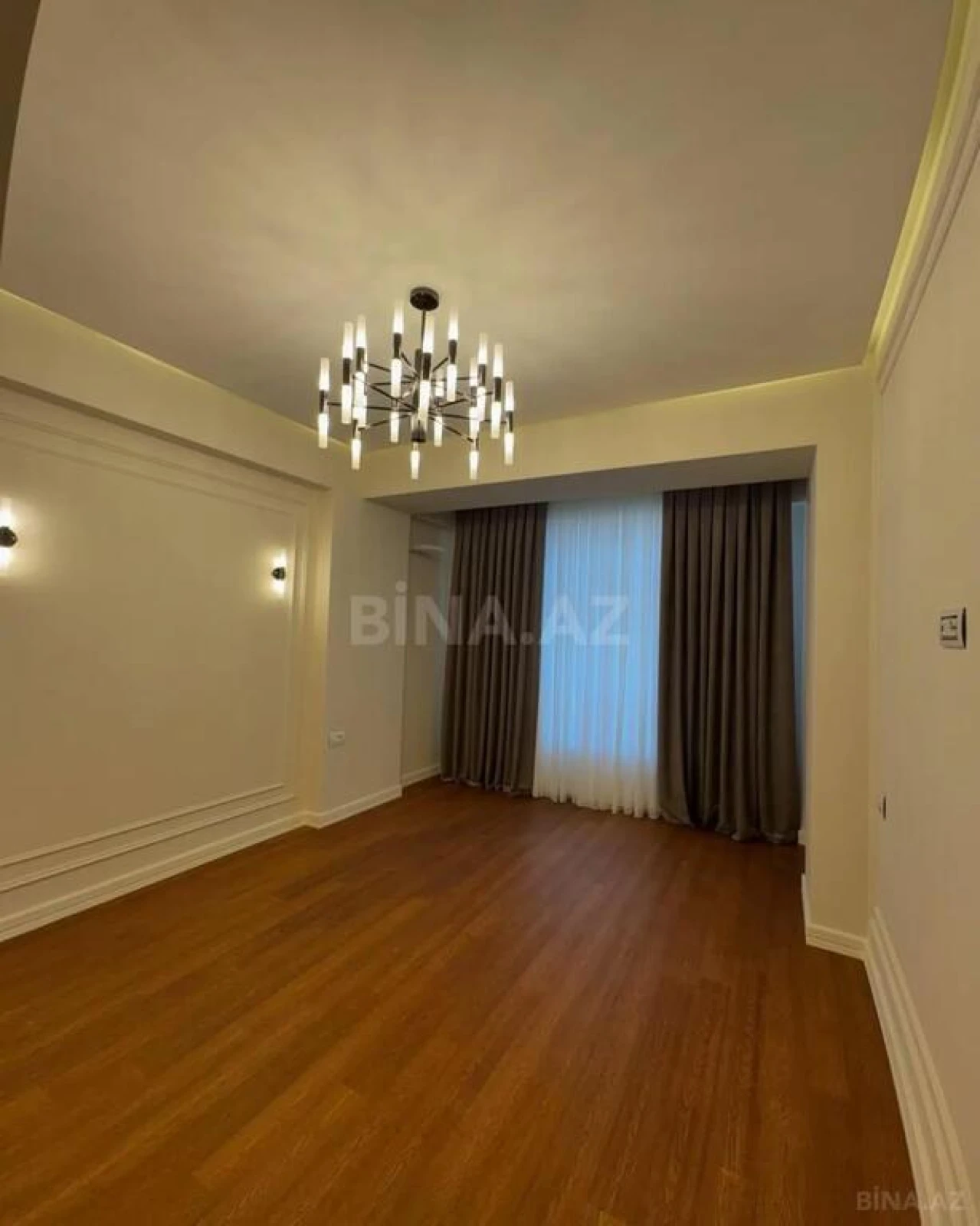 Satılır 4 otaqlı mənzil 179 m²