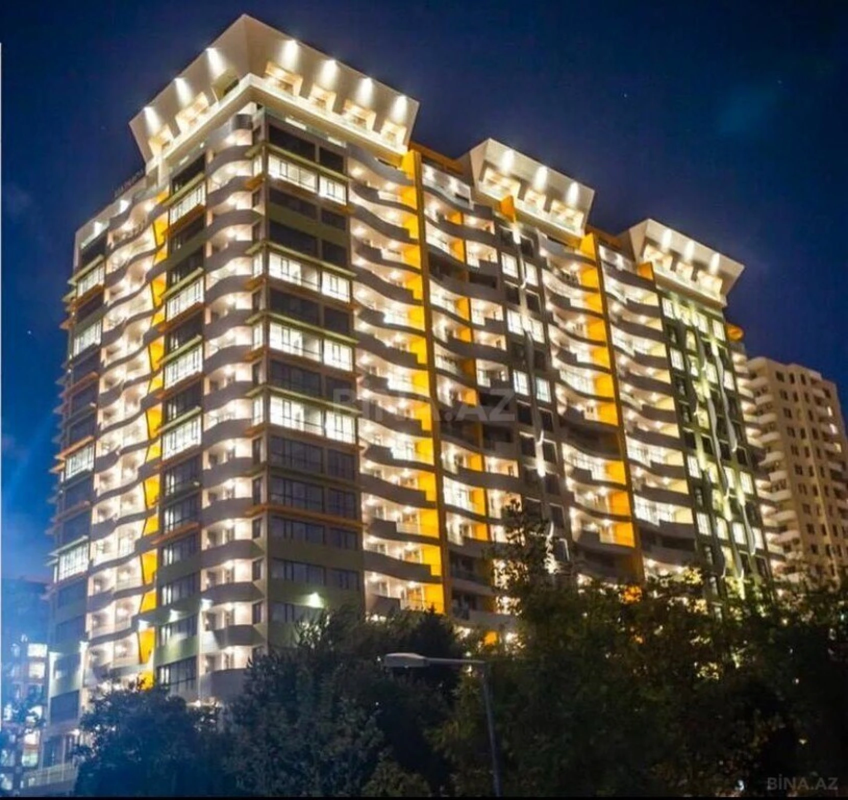 Satılır 3 otaqlı mənzil 220 m²