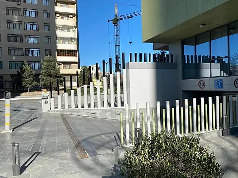 Satılır 3 otaqlı mənzil 220 m²