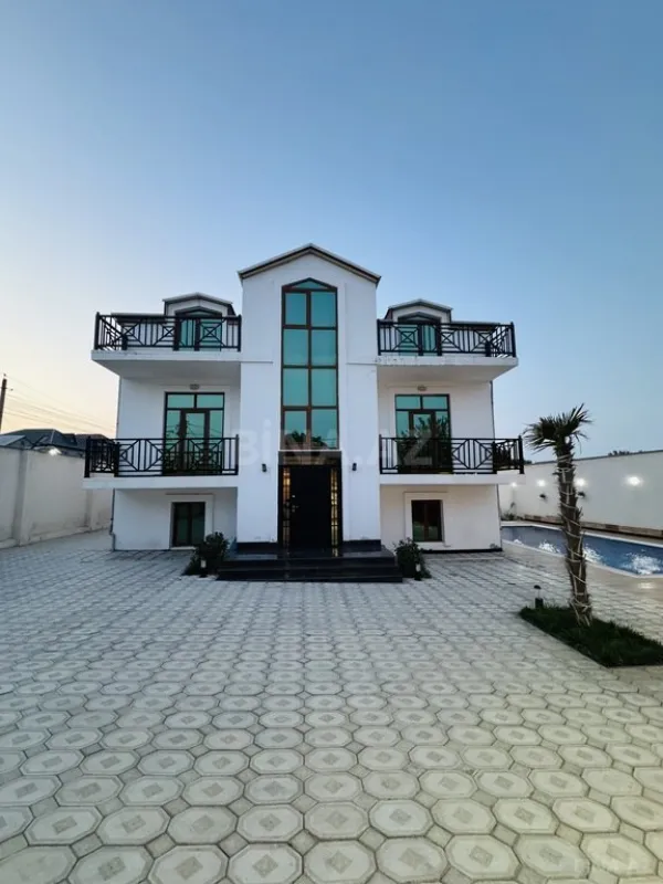 Kirayə verilir 5 otaqlı həyət evi 360 m²