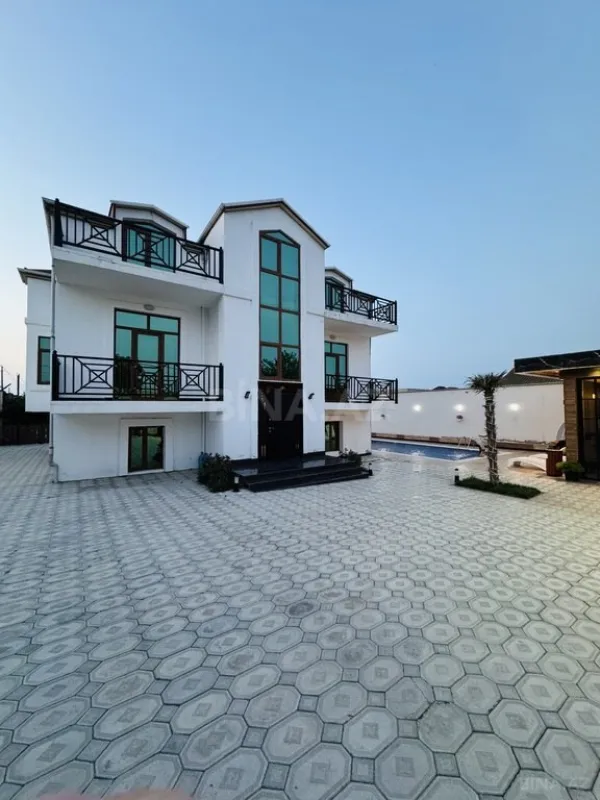 Kirayə verilir 5 otaqlı həyət evi 360 m²