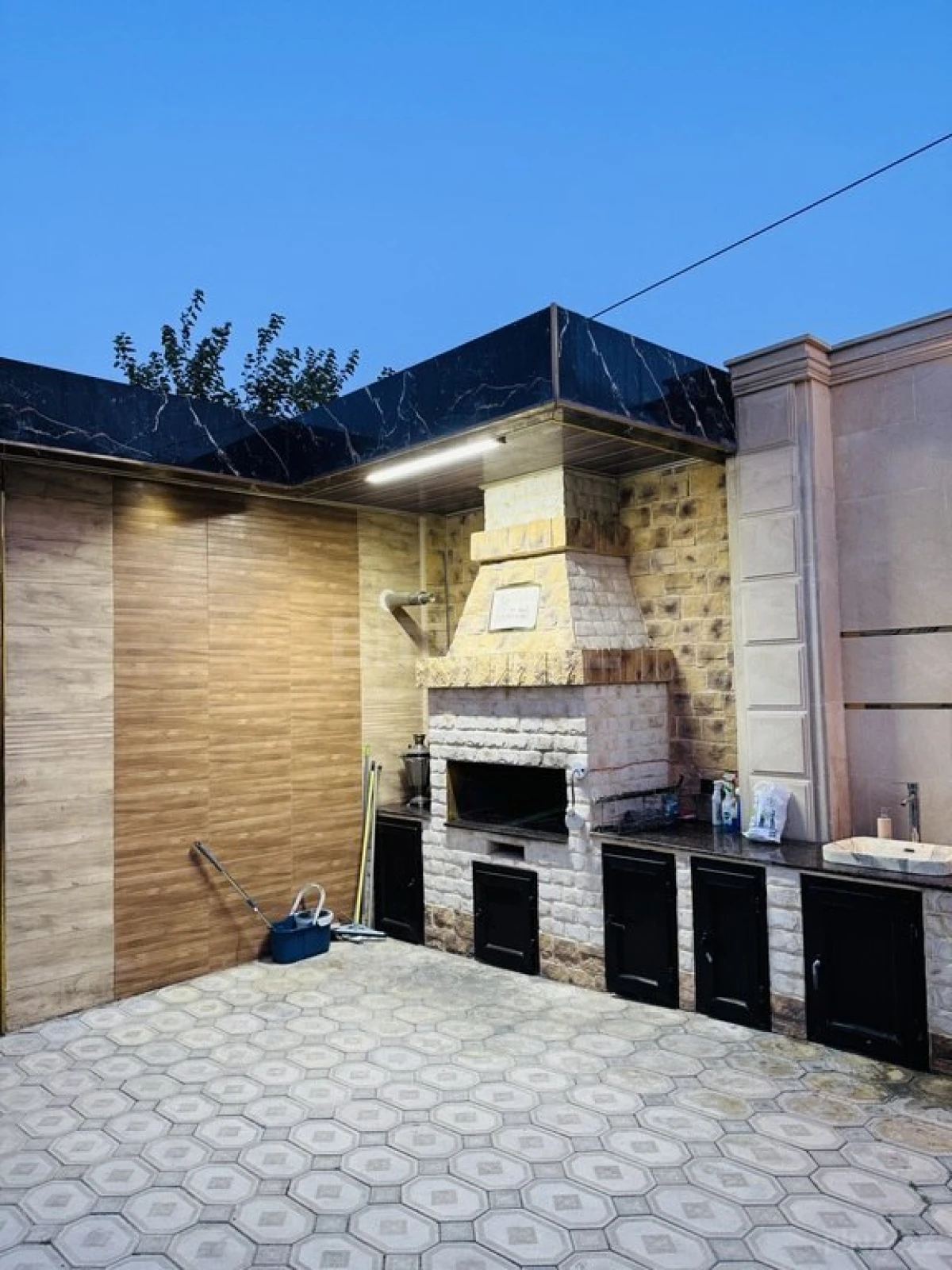 Kirayə verilir 5 otaqlı həyət evi 360 m²