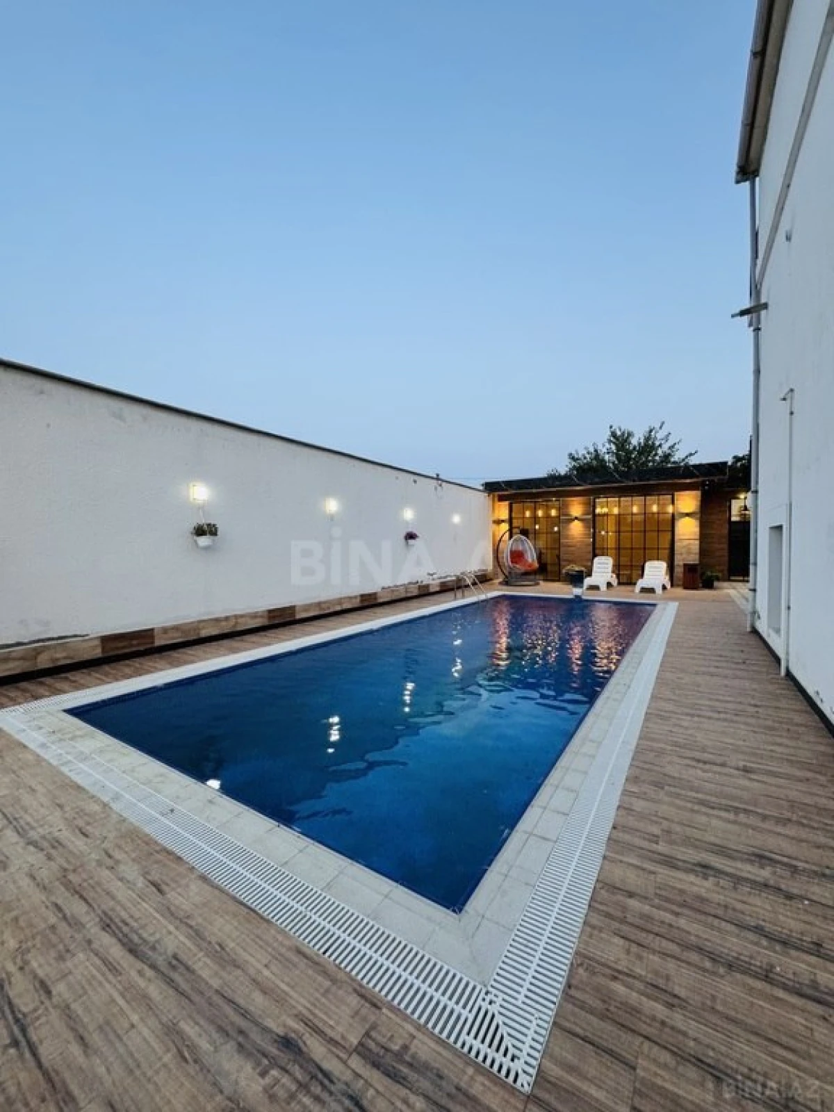 Kirayə verilir 5 otaqlı həyət evi 360 m²