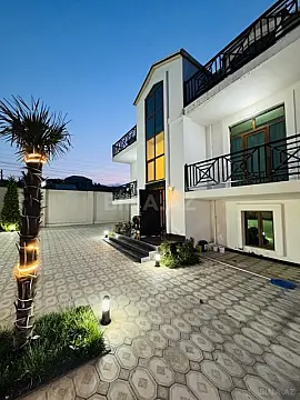 Kirayə verilir 5 otaqlı həyət evi 360 m²
