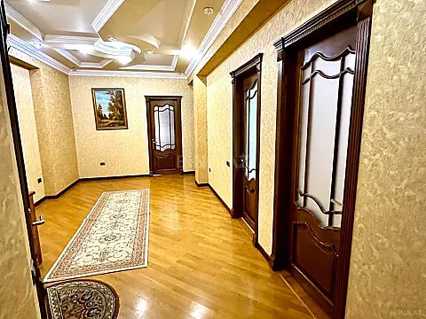 Satılır 5 otaqlı mənzil 242.3 m²