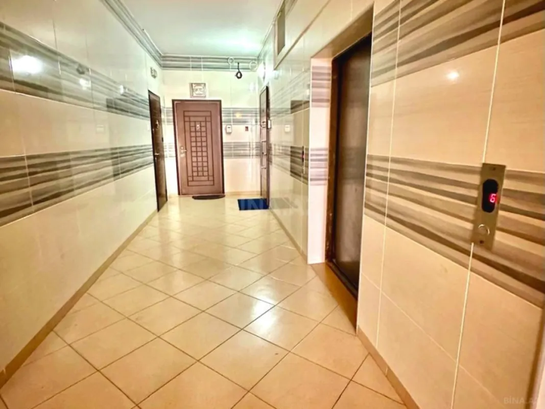 Satılır 5 otaqlı mənzil 242.3 m²