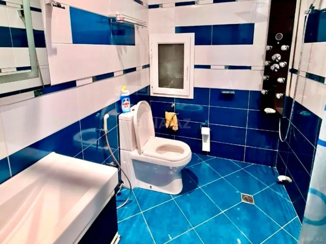 Satılır 5 otaqlı mənzil 242.3 m²