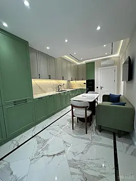 Satılır 4 otaqlı mənzil 170 m²