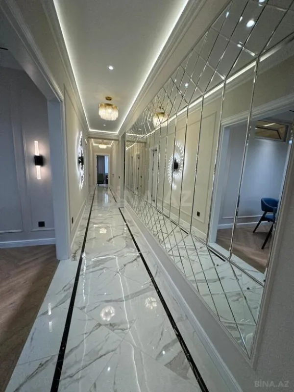 Satılır 4 otaqlı mənzil 170 m²