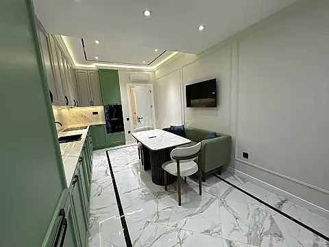 Satılır 4 otaqlı mənzil 170 m²