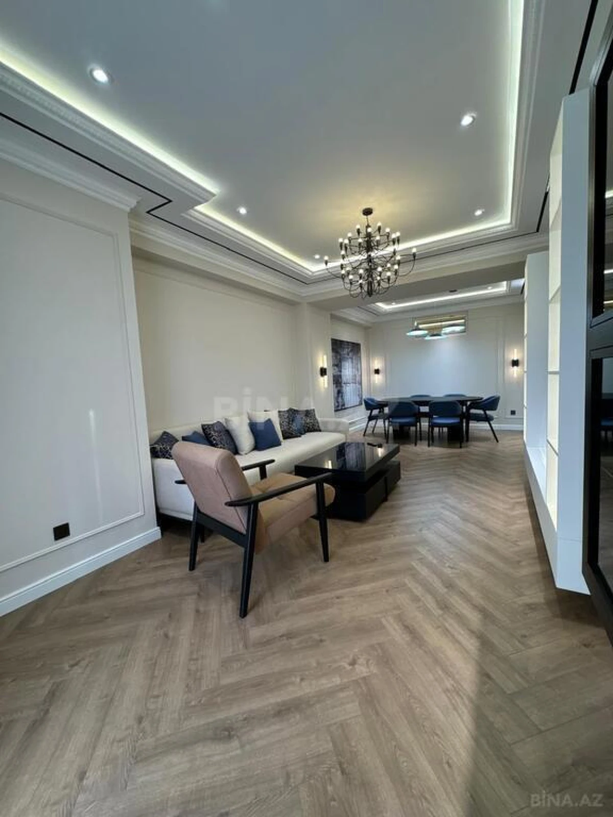 Satılır 4 otaqlı mənzil 170 m²