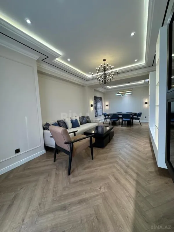 Satılır 4 otaqlı mənzil 170 m²