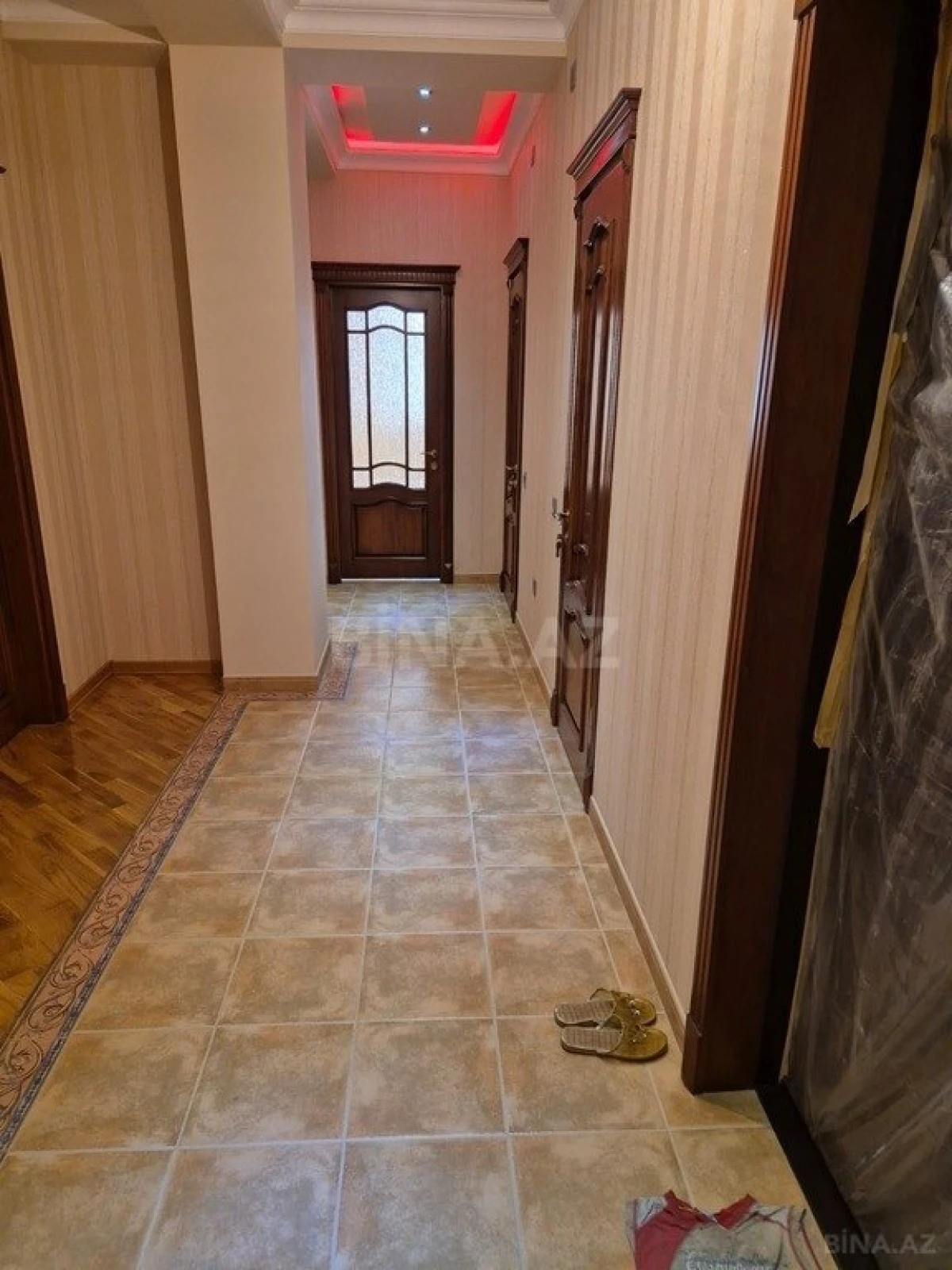 Satılır 3 otaqlı mənzil 129 m²