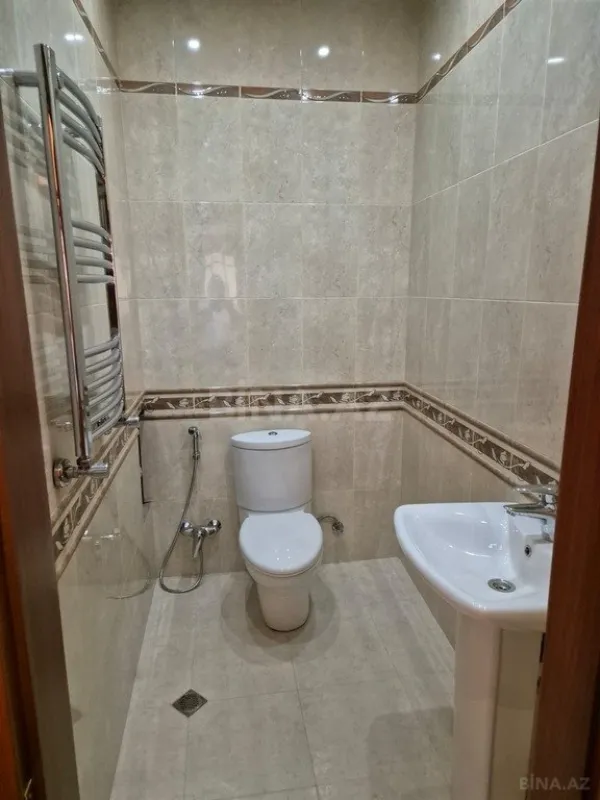 Satılır 3 otaqlı mənzil 129 m²