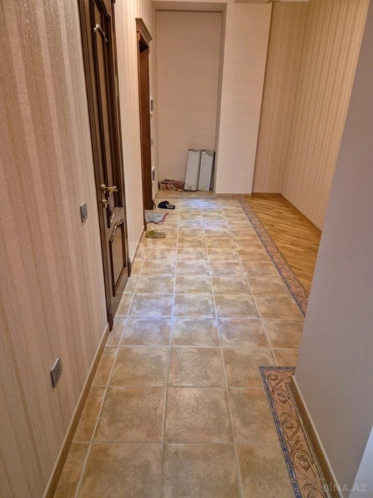 Satılır 3 otaqlı mənzil 129 m²