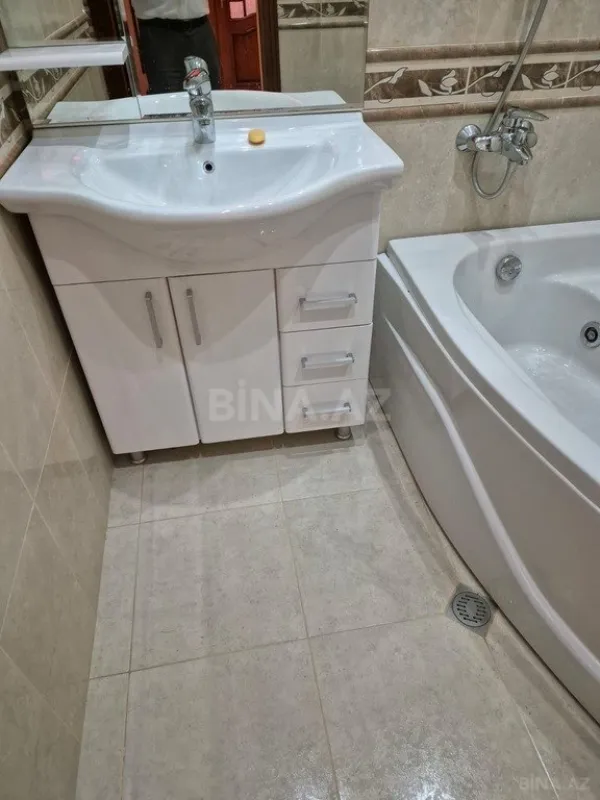 Satılır 3 otaqlı mənzil 129 m²