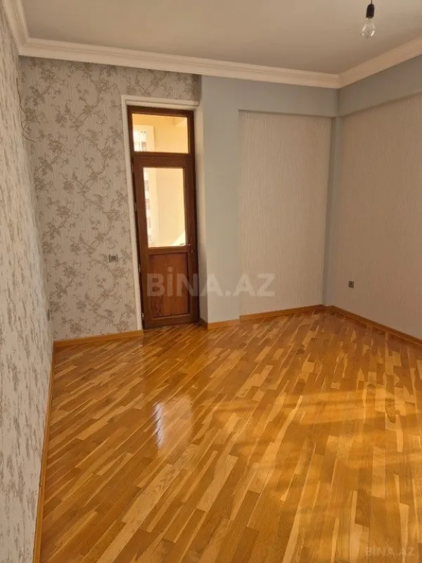 Satılır 3 otaqlı mənzil 129 m²