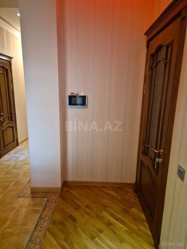 Satılır 3 otaqlı mənzil 129 m²