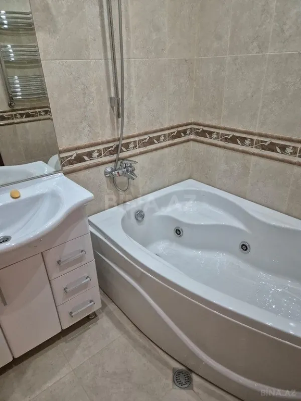 Satılır 3 otaqlı mənzil 129 m²