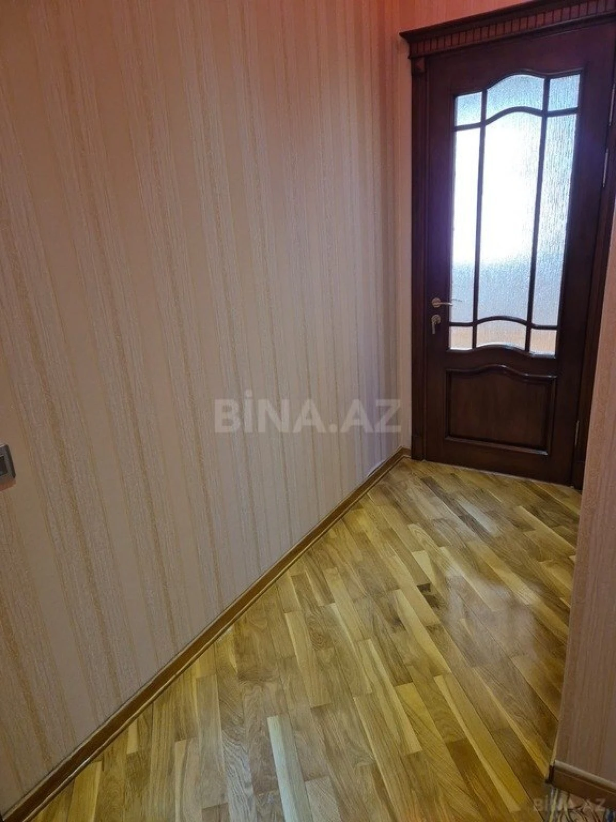 Satılır 3 otaqlı mənzil 129 m²