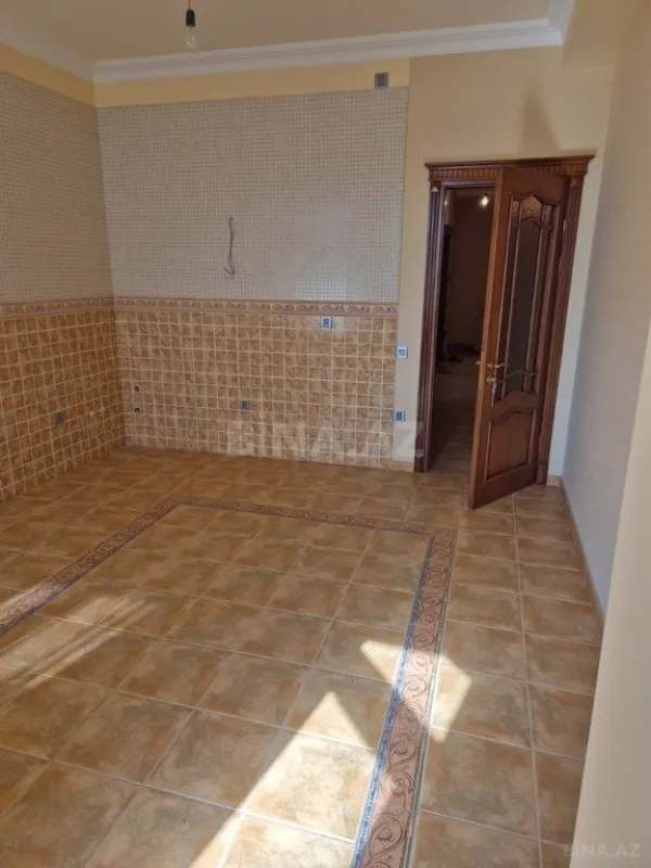 Satılır 3 otaqlı mənzil 129 m²