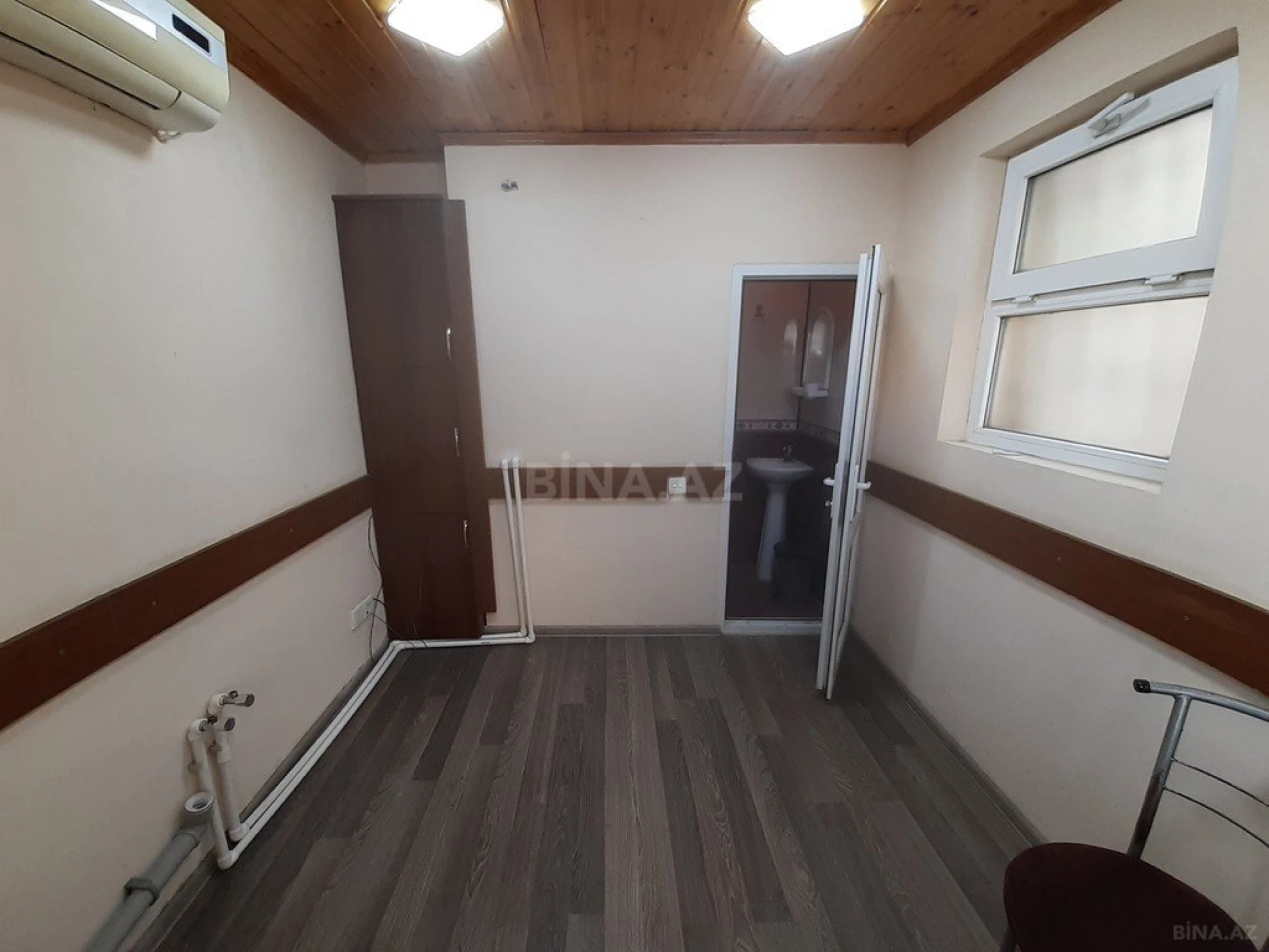 Kirayə verilir 1 otaqlı ofis 8 m²