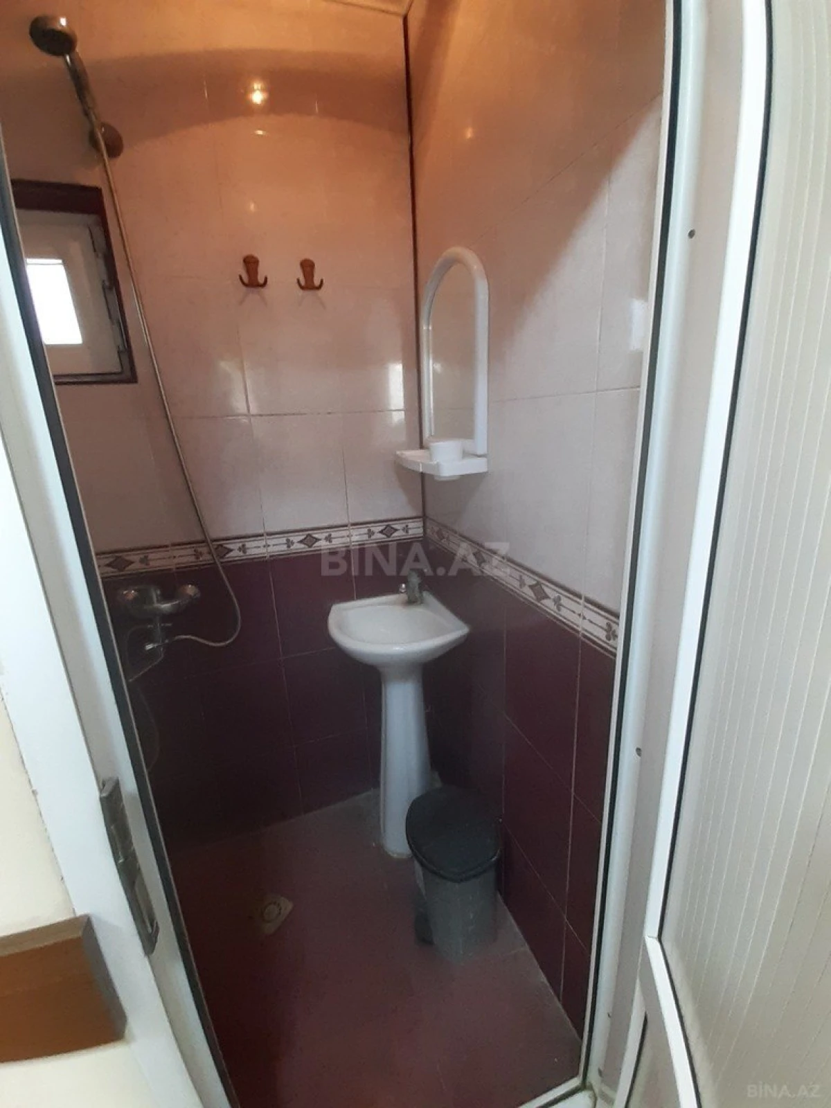 Kirayə verilir 1 otaqlı ofis 8 m²