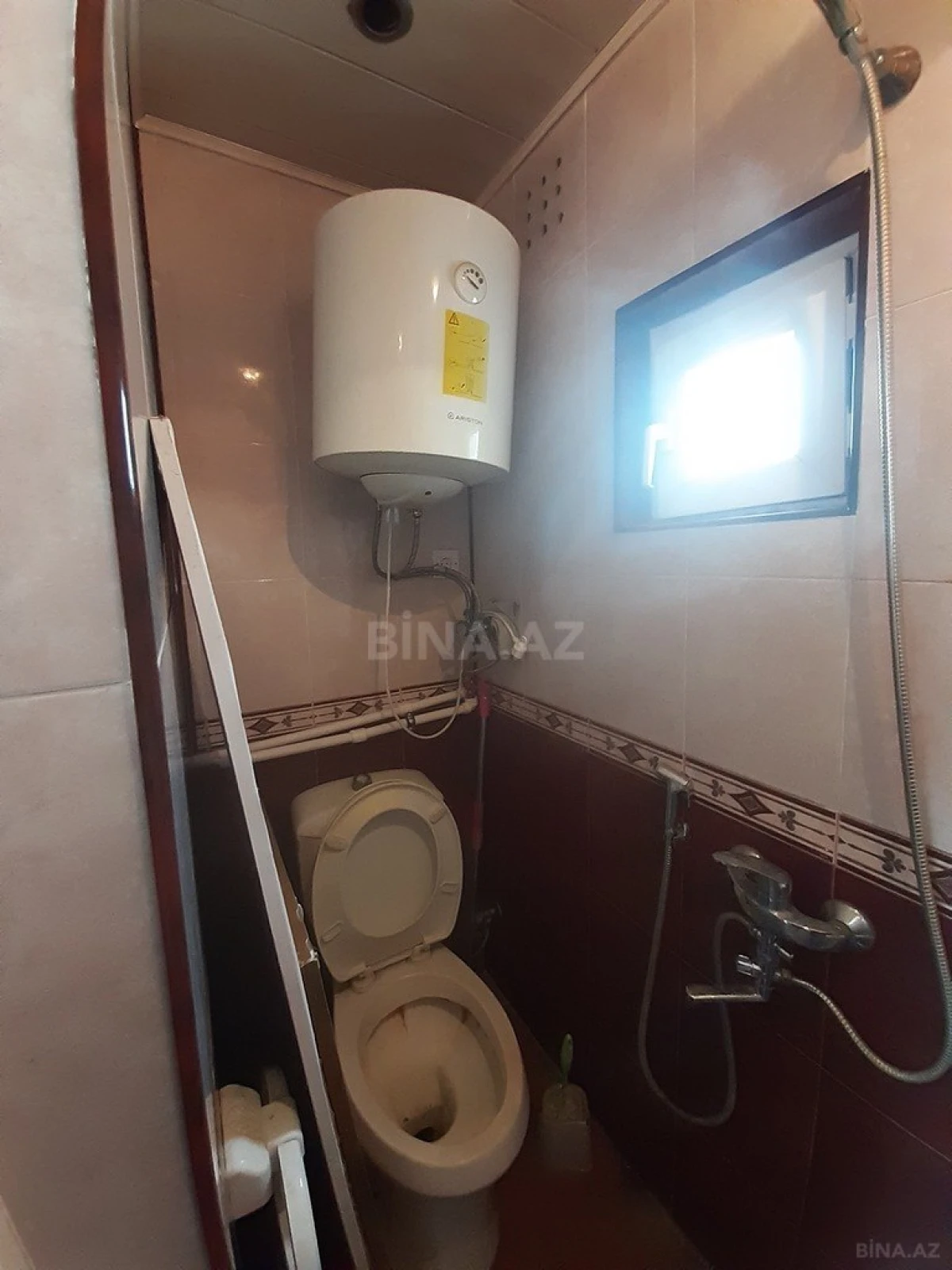 Kirayə verilir 1 otaqlı ofis 8 m²