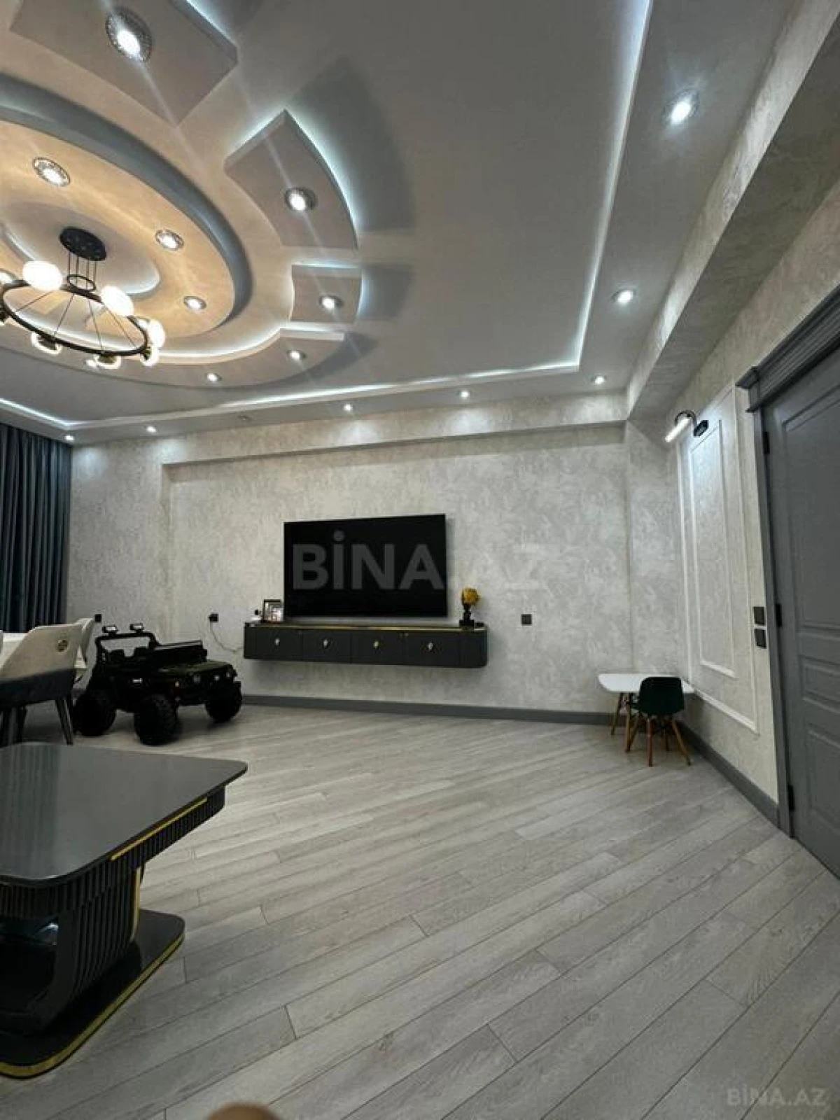 Satılır 2 otaqlı mənzil 100 m²