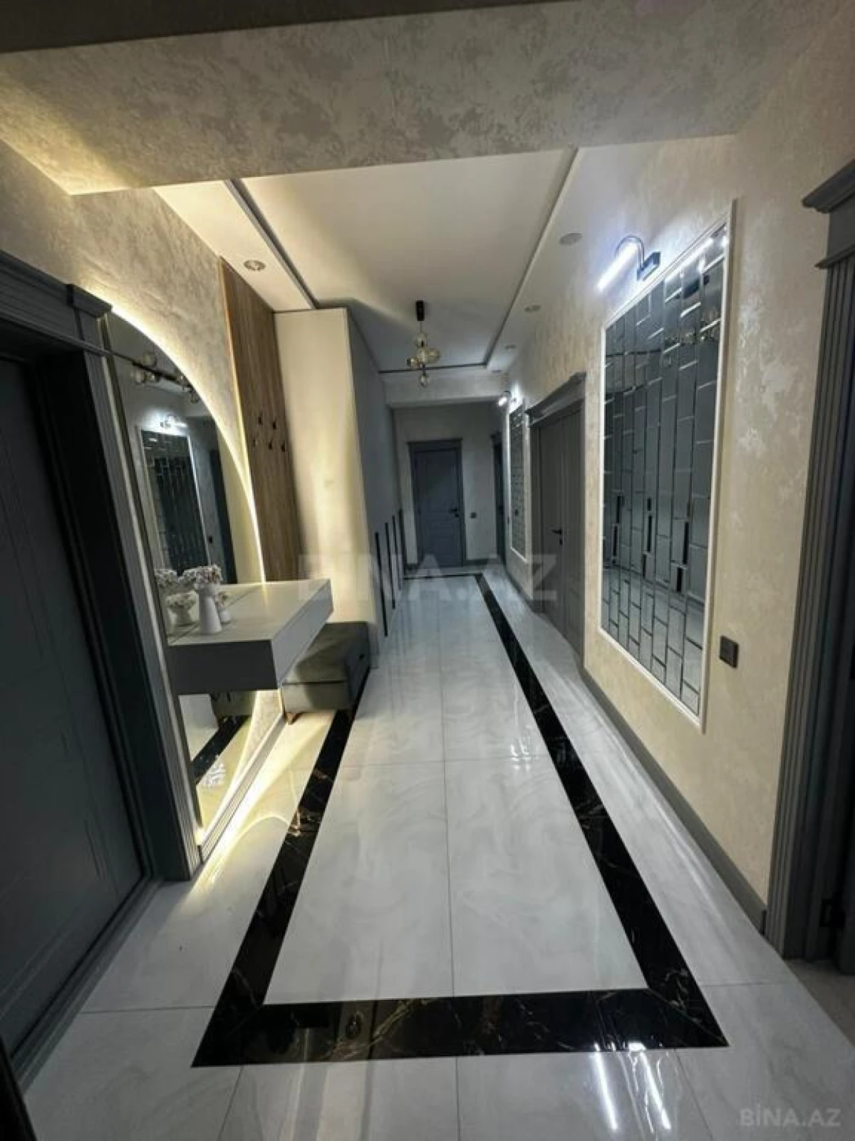 Satılır 2 otaqlı mənzil 100 m²